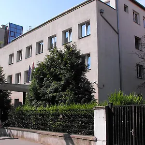 https://jozsef-attila-guesthouse.inbudapesthotels.com